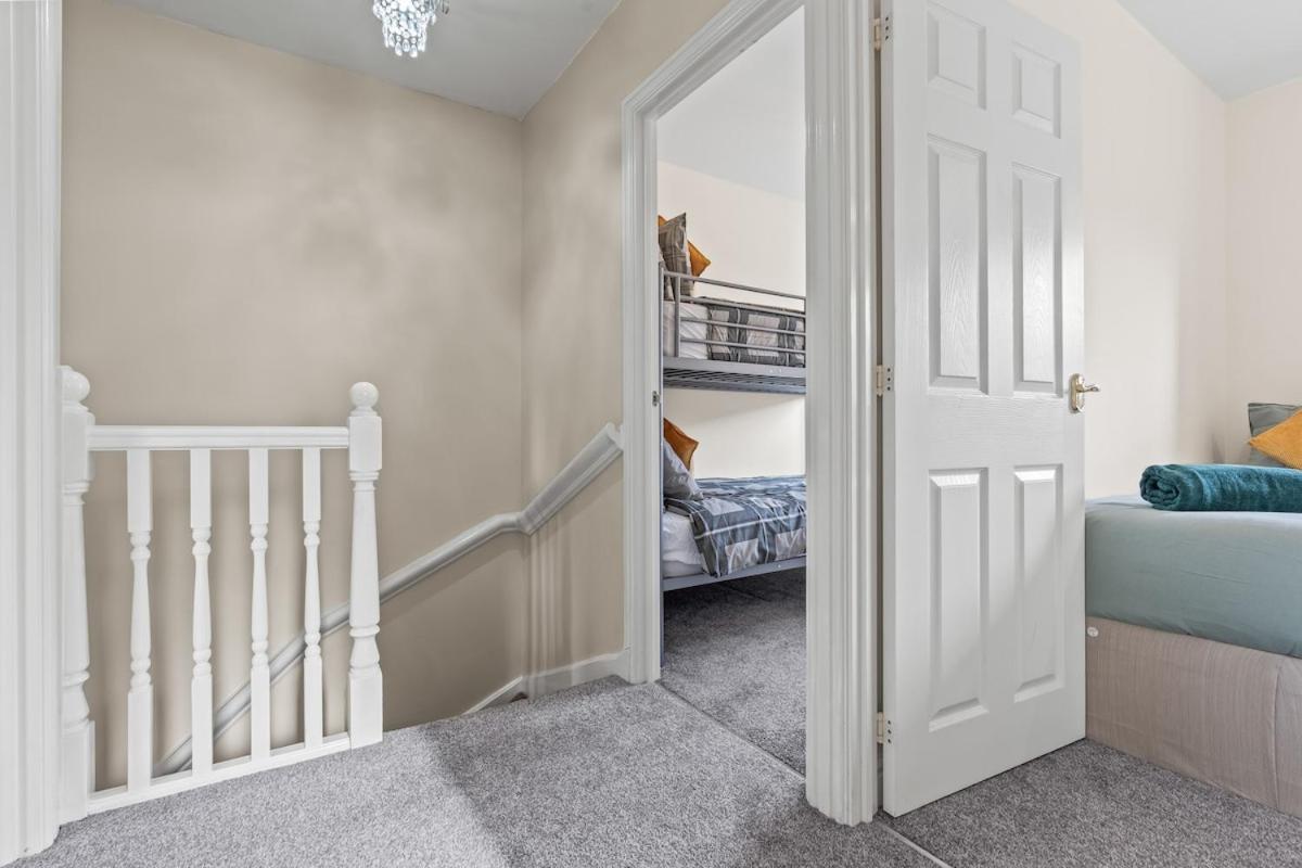 Holiday home Quaint Sleeps6 3bdr Bham Cc 10 Mins Birmingham