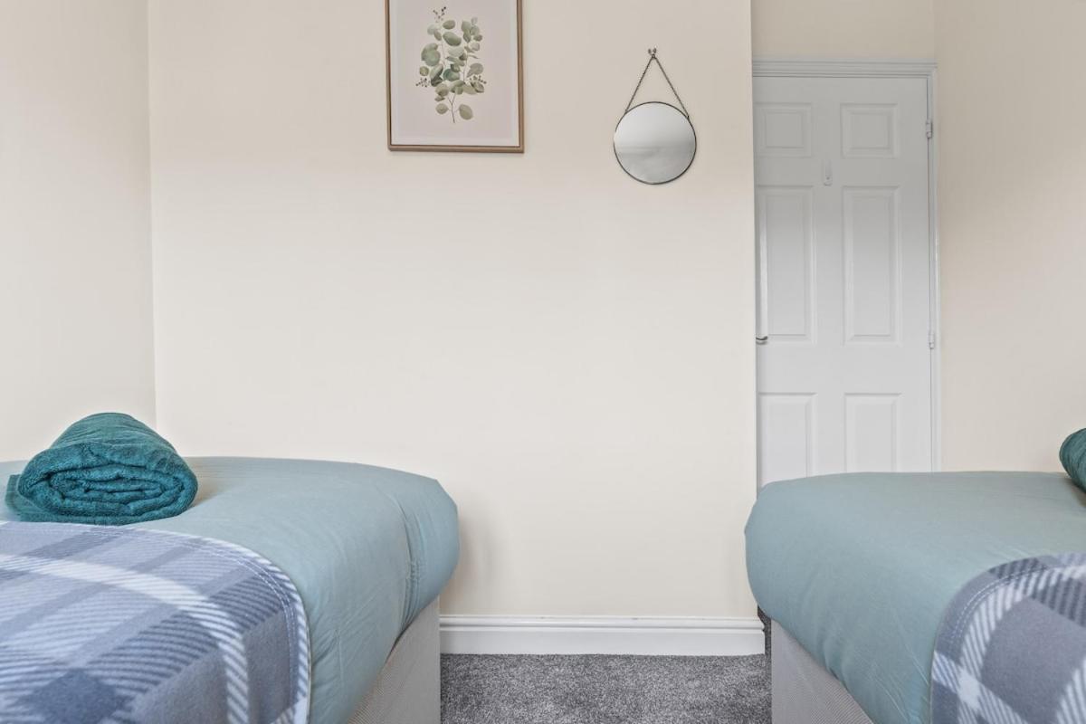 Quaint Sleeps6 3bdr Bham Cc 10 Mins Holiday home Birmingham